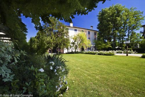 LUIGICONSIGLIO-FOTOGRAFO-giardini-Reggiolo-Hotel-Villa-Nabila-095 (1)